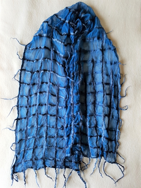 Nunofilz-Gitterschal, blau "Stone washed"
