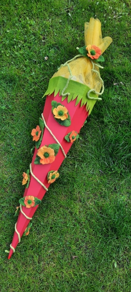 Zuckertüte rot mit Filzblüten