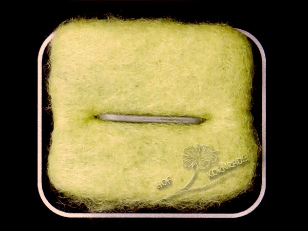 Merinowolle im Vlies, Farbe "Olivgrün hell" 50g